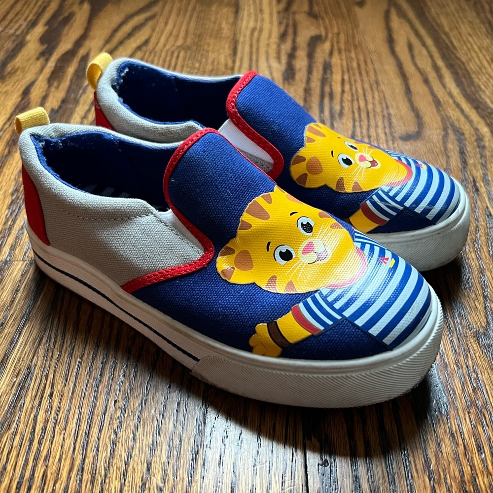 Daniel Tiger Shoes Size 12